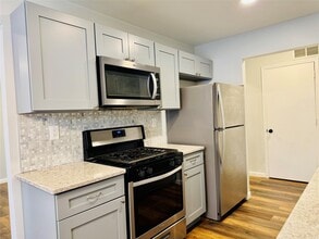 100 Hillside Dr in Middletown, NY - Building Photo - Building Photo