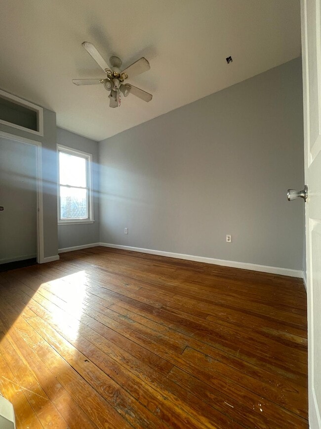 424 Kennedy Blvd, Unit 1 in Bayonne, NJ - Foto de edificio - Building Photo