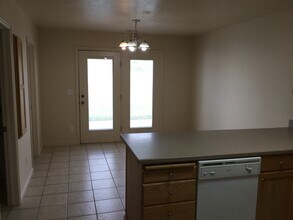 509 Raven Way, Unit B in Chubbuck, ID - Foto de edificio - Building Photo