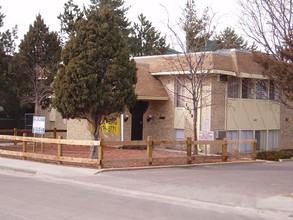 The Chalet Apartments in Aurora, CO - Building Photo - Building Photo