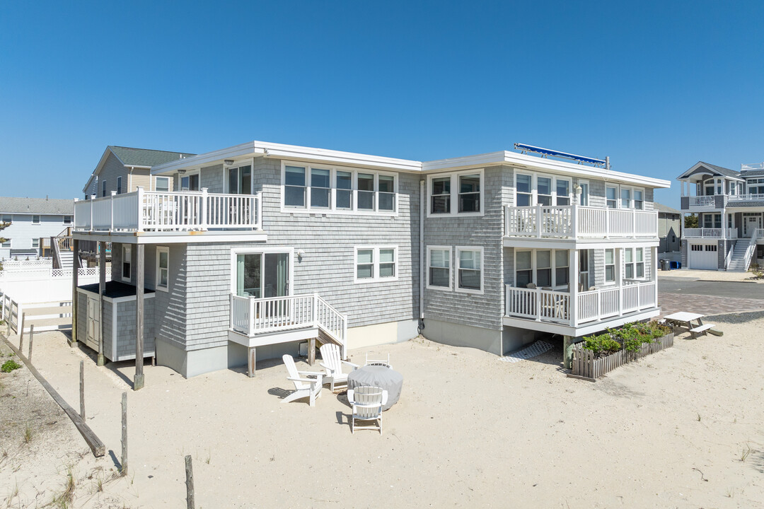 220 Merivale Ave in Beach Haven, NJ - Building Photo