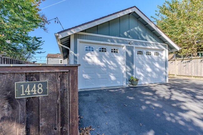 1448 Sunshine Valley Rd in Montara, CA - Building Photo - Building Photo