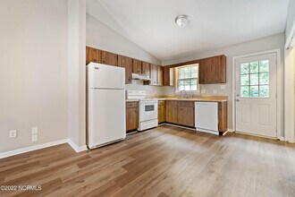 226 Cedar Crk Dr in Jacksonville, NC - Building Photo - Building Photo