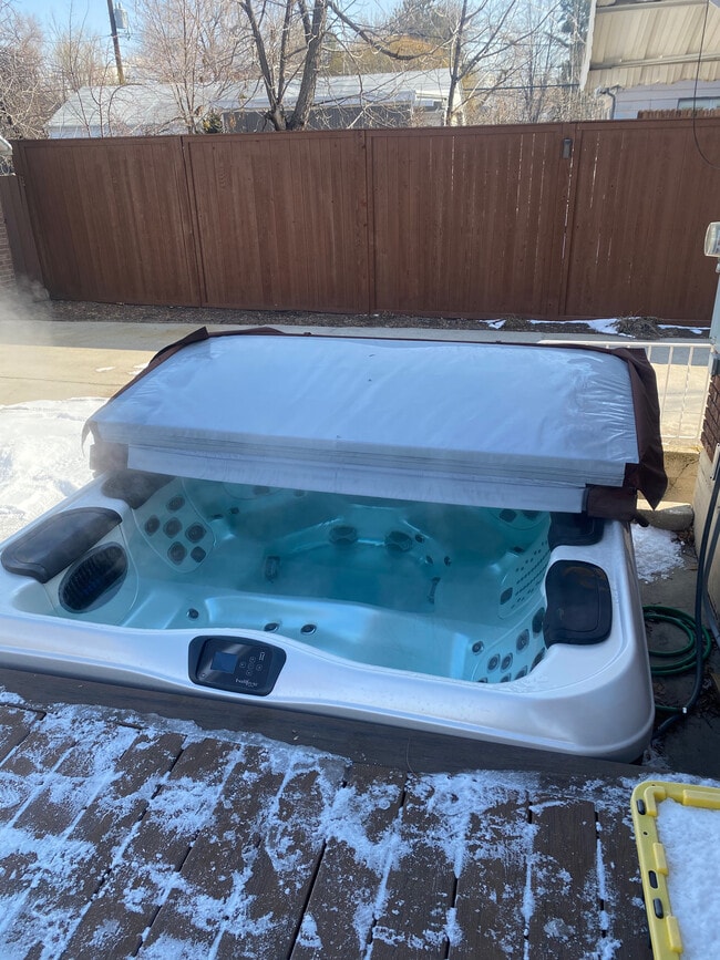 979 E Crandall Ave, Unit Basement Apartment in Salt Lake City, UT - Building Photo - Building Photo