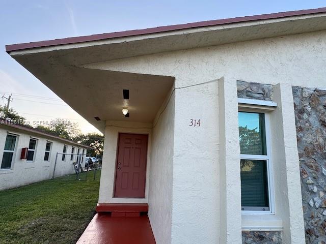 326 N 61st Terrace in Hollywood, FL - Building Photo - Building Photo