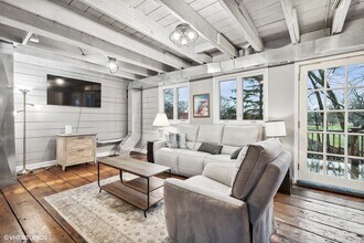 2404 Ridge Ave in Evanston, IL - Building Photo - Building Photo