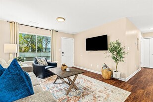 18939 Sharon Ln, Unit SI ID1032335P in Roseville, MI - Building Photo