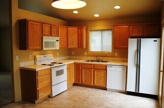 17210 Gadwall Rd in Bend, OR - Building Photo - Building Photo