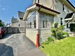 235 E Elm St in East Rochester, NY - Building Photo - Building Photo