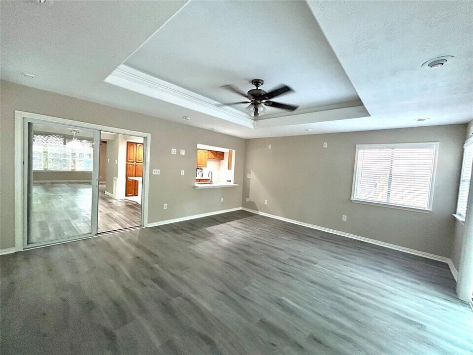 6 Wolly Bucket Pl in Spring, TX - Building Photo