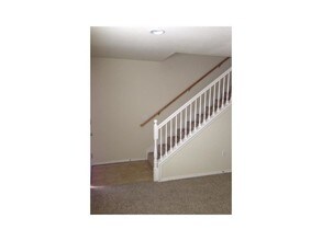 1428 W Netherland Way in Fayetteville, AR - Foto de edificio - Building Photo