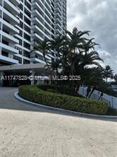 2500 Parkview Dr, Unit # 801 in Hallandale Beach, FL - Building Photo - Building Photo