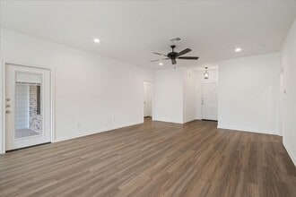 105 Windmill Wy in Robinson, TX - Building Photo - Building Photo