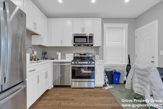 68 Harvest St, Unit 1 in Boston, MA - Building Photo - Building Photo
