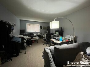 80 Gardner St, Unit 33 in Boston, MA - Foto de edificio - Building Photo