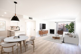 2123 Rodney Dr in Los Angeles, CA - Building Photo