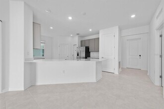 1480 Peach Crk Dr in Osteen, FL - Building Photo - Building Photo