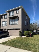 2423 Middleton Grove Dr in Brandon, FL - Building Photo