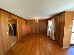 2217 Hickory Valley Rd in Chattanooga, TN - Building Photo - Building Photo