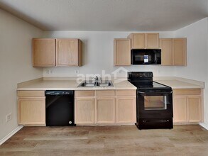7806 Brazoria Park in San Antonio, TX - Building Photo - Building Photo