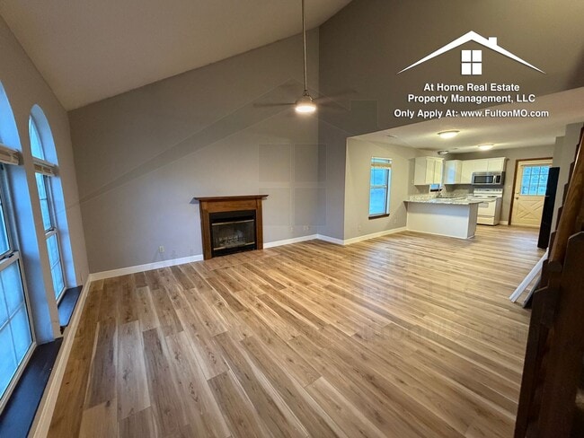 property at 2711 Mayflower Dr