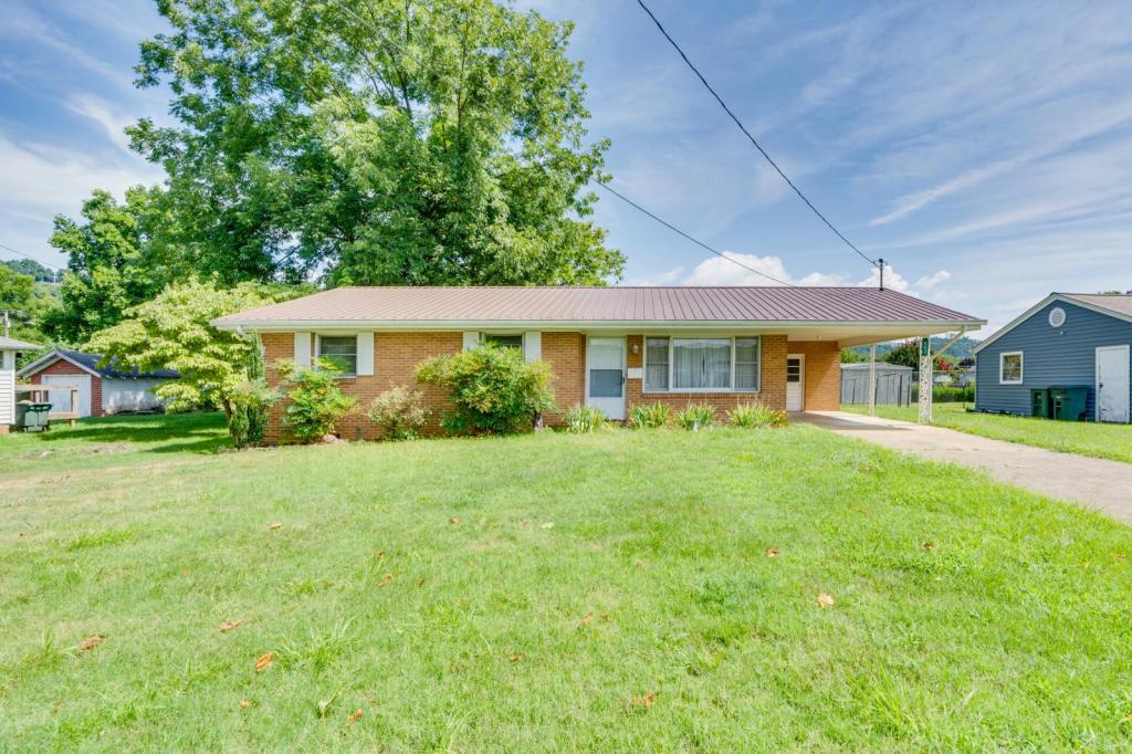 607 Race St in Elizabethton, TN - Building Photo