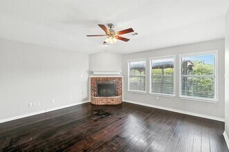 1056 Breeders Cup Dr in Fort Worth, TX - Building Photo - Building Photo