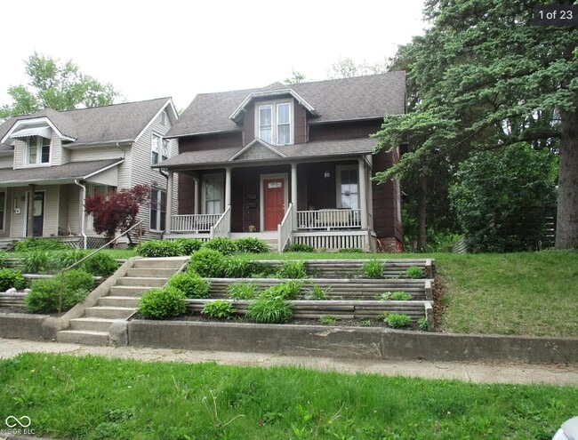 property at 610 S Green St