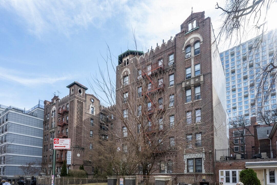 180 Lenox Rd in Brooklyn, NY - Foto de edificio