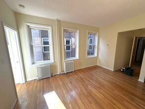 57 West Cedar St, Unit 10 in Boston, MA - Foto de edificio - Building Photo