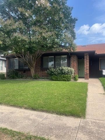 property at 2337 Oakmont Dr