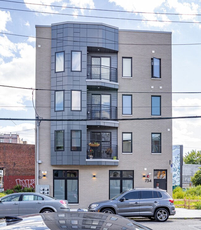 732 S 51st St in Philadelphia, PA - Foto de edificio - Building Photo