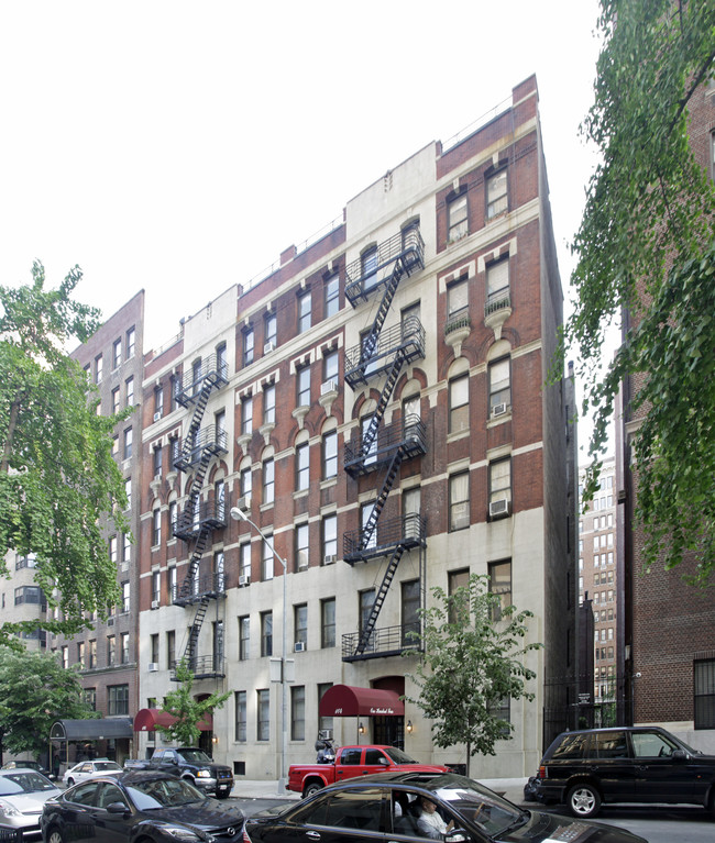 104-106 E 81st St in New York, NY - Building Photo - Building Photo