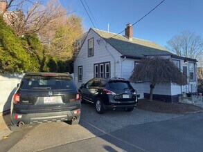 8 Fox Point Rd in Boston, MA - Building Photo - Building Photo