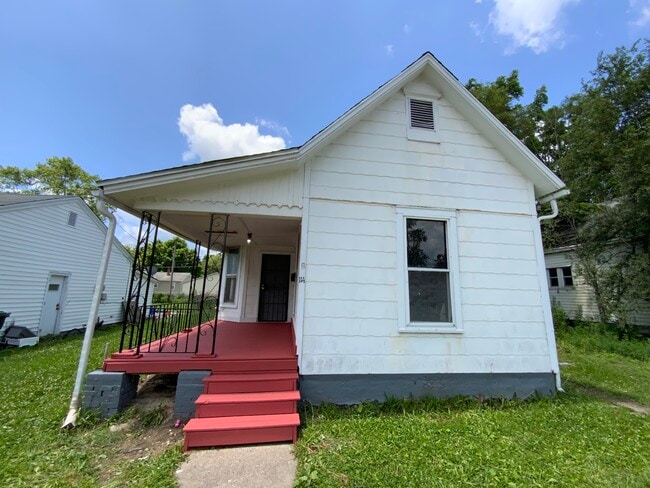 property at 114 S Griffin St