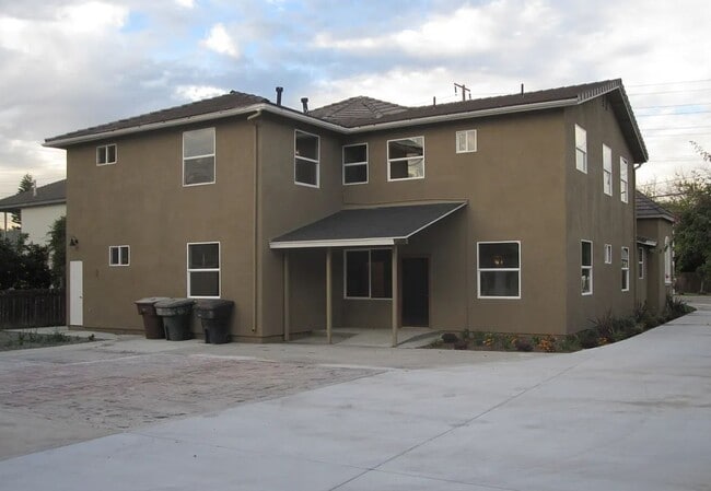 property at 928-B W Beacon Ave