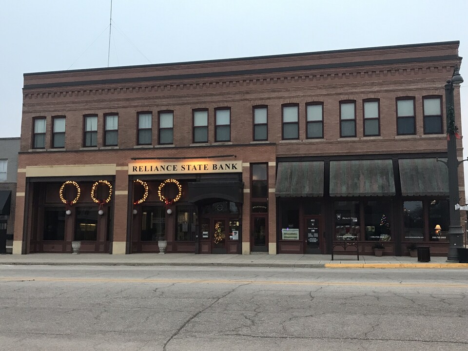 528 Pennsylvania Ave in Story City, IA - Building Photo