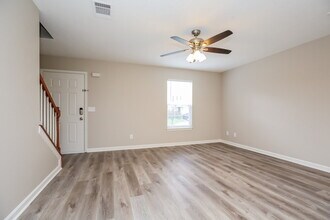 224 Mary Joe Martin Dr in La Vergne, TN - Building Photo - Building Photo