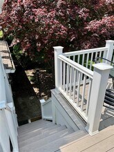 9 Old Jenckes Hill Rd in Lincoln, RI - Foto de edificio - Building Photo