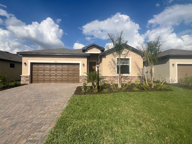 14900 Palamos Cir in Ft. Myers, FL - Building Photo