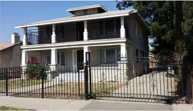 1233 N G St, Unit 2 in San Bernardino, CA - Building Photo - Building Photo