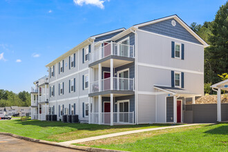 Riverview Apartments in Morganton, NC - Foto de edificio - Building Photo