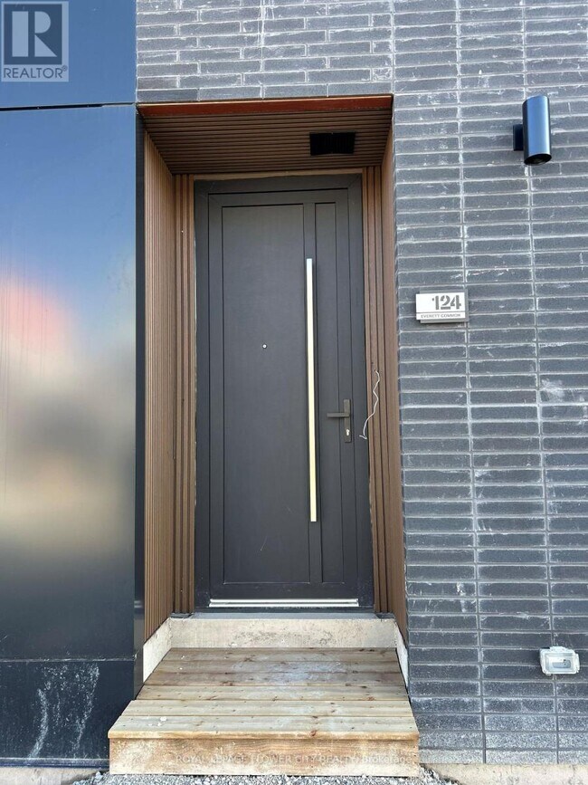 124 Everett Cmn in St Catharines, ON - Building Photo - Building Photo