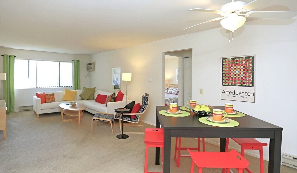 Sugar Hill in Brunswick, NY - Building Photo