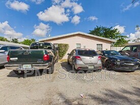 2711 NW 1st St in Pompano Beach, FL - Building Photo