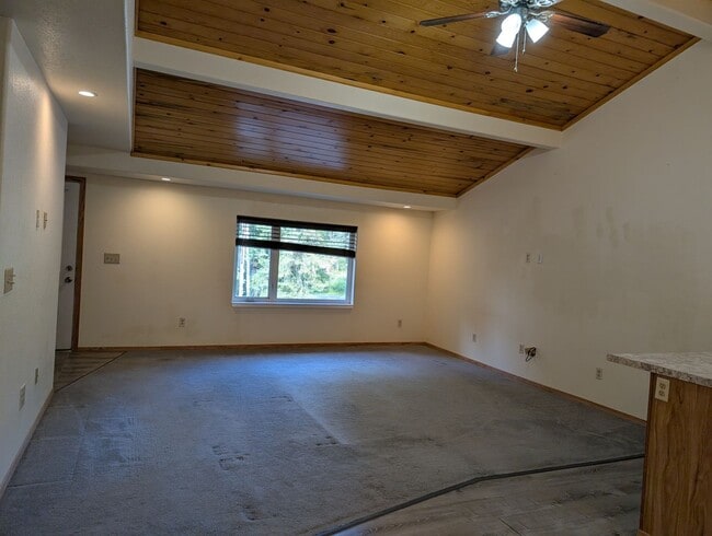 3022 Barrow St in North Pole, AK - Building Photo - Building Photo