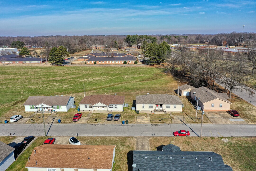 2401 Viking Dr in Humboldt, TN - Building Photo