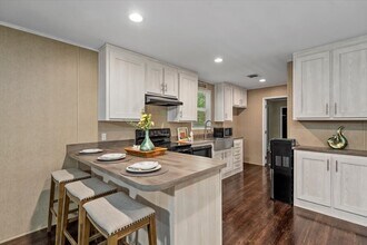 211 Woodstock in Livingston, TX - Building Photo - Building Photo