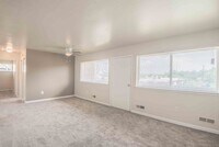 Greenlyn Apartments photo'