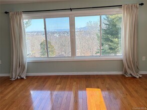 322 Sunset Hill Rd E in Fishkill, NY - Building Photo - Building Photo